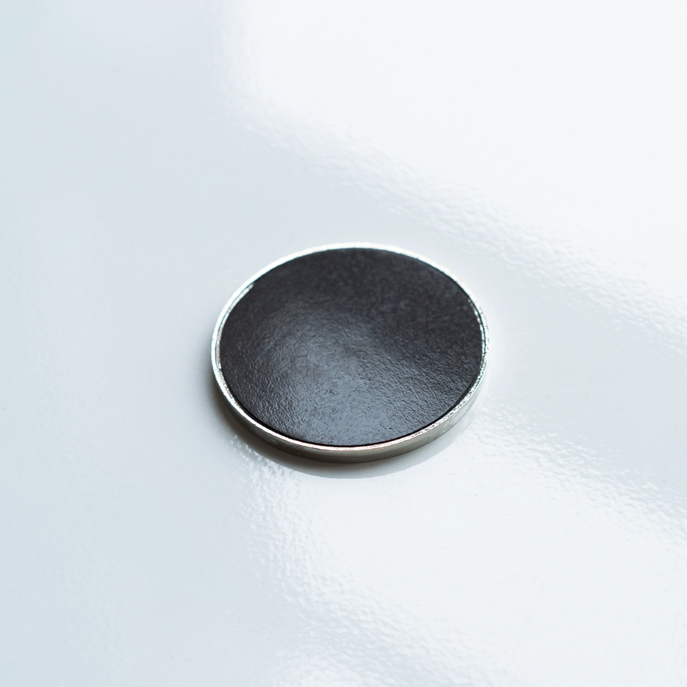Runder Kühlschrankmagnet "In God we Trust" - Weiß